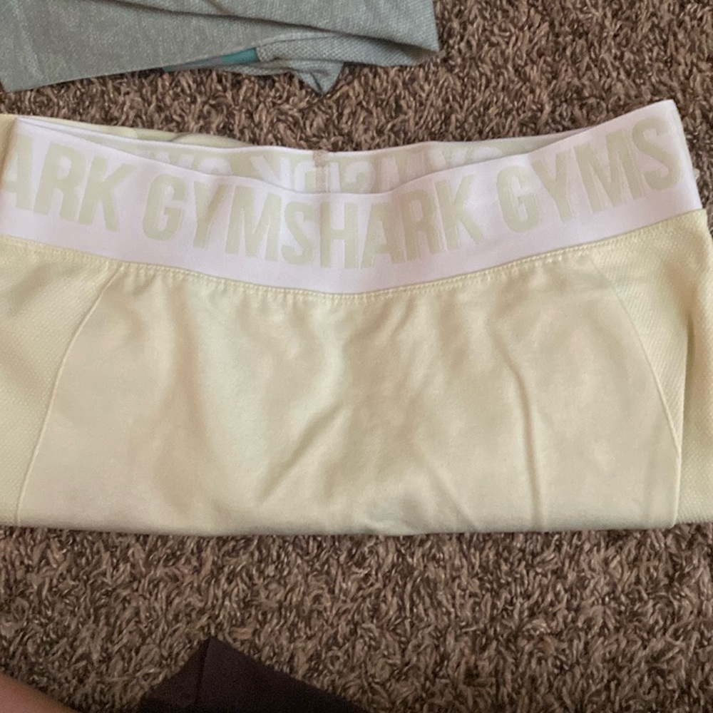 Same leggings different color, will do bundle deal